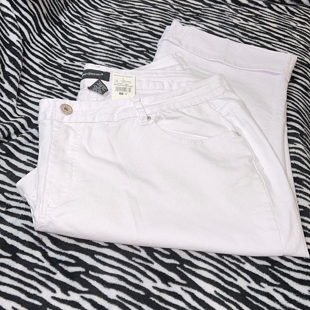Ashley Stewart Women’s White Denim Capris Size 22